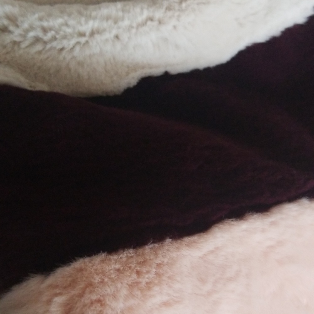 Faux Fur Vest - Picture 4 of 5